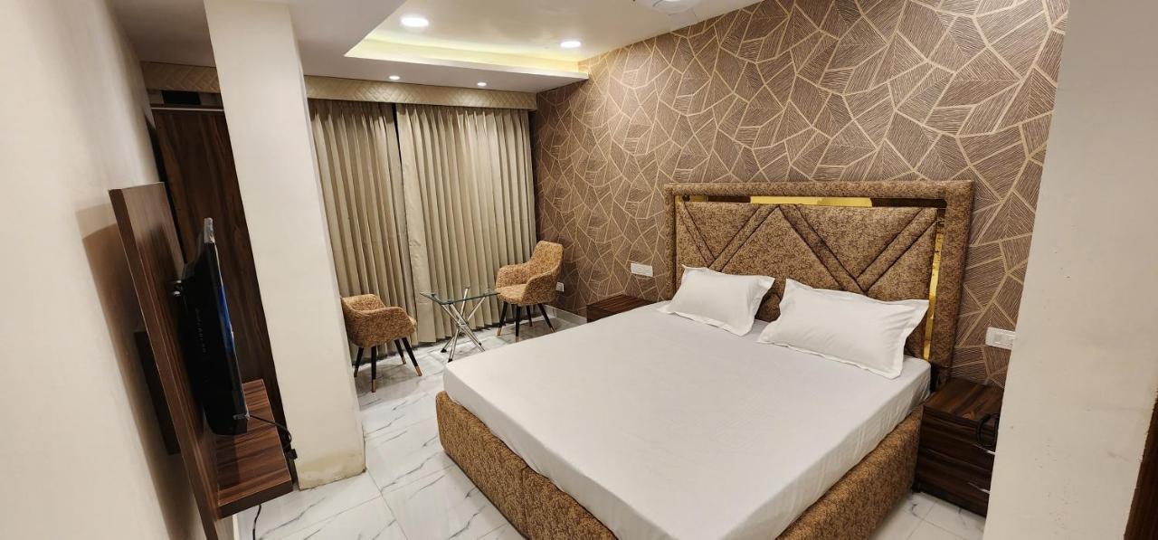Ovel Hotel Лудяна Екстериор снимка